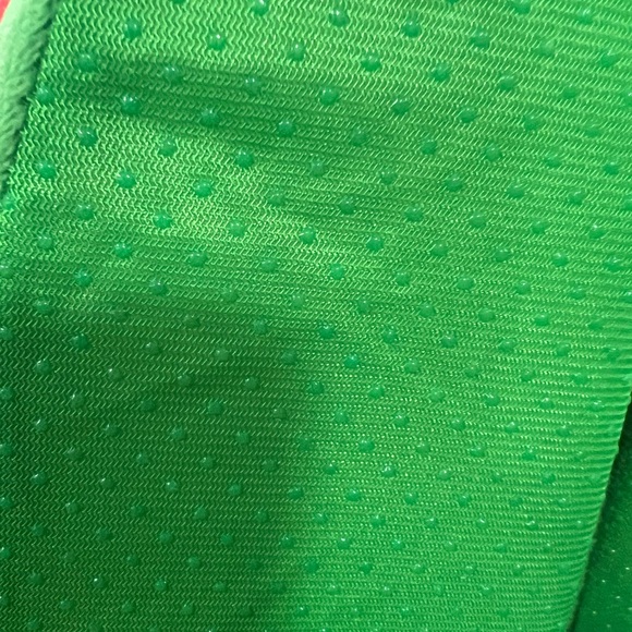 STRAWBERRY SHORTCAKE PLUSH SLIPPERS. BRAND NEW. ADULT SIZE SMALL-MEDIUM - Picture 7 of 9